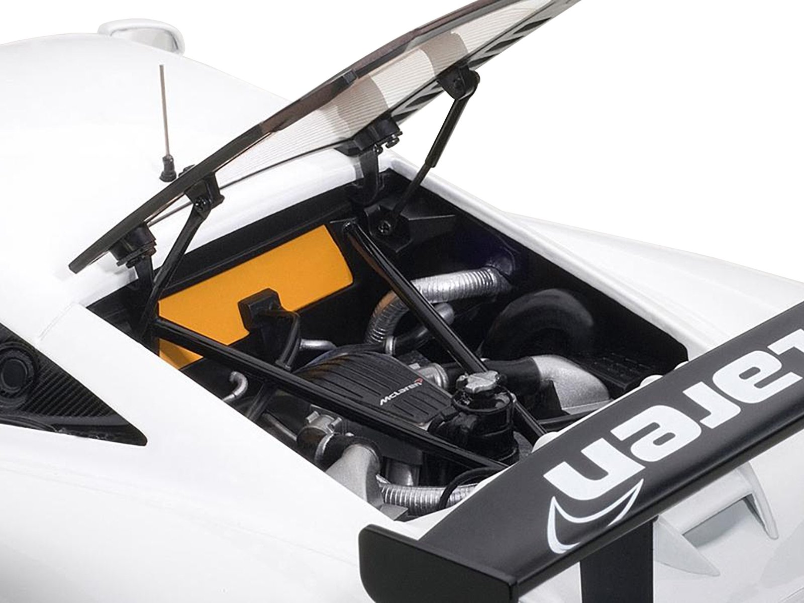 Mclaren 12C GT3 White 1/18 Diecast Model Car by Autoart - Image 3