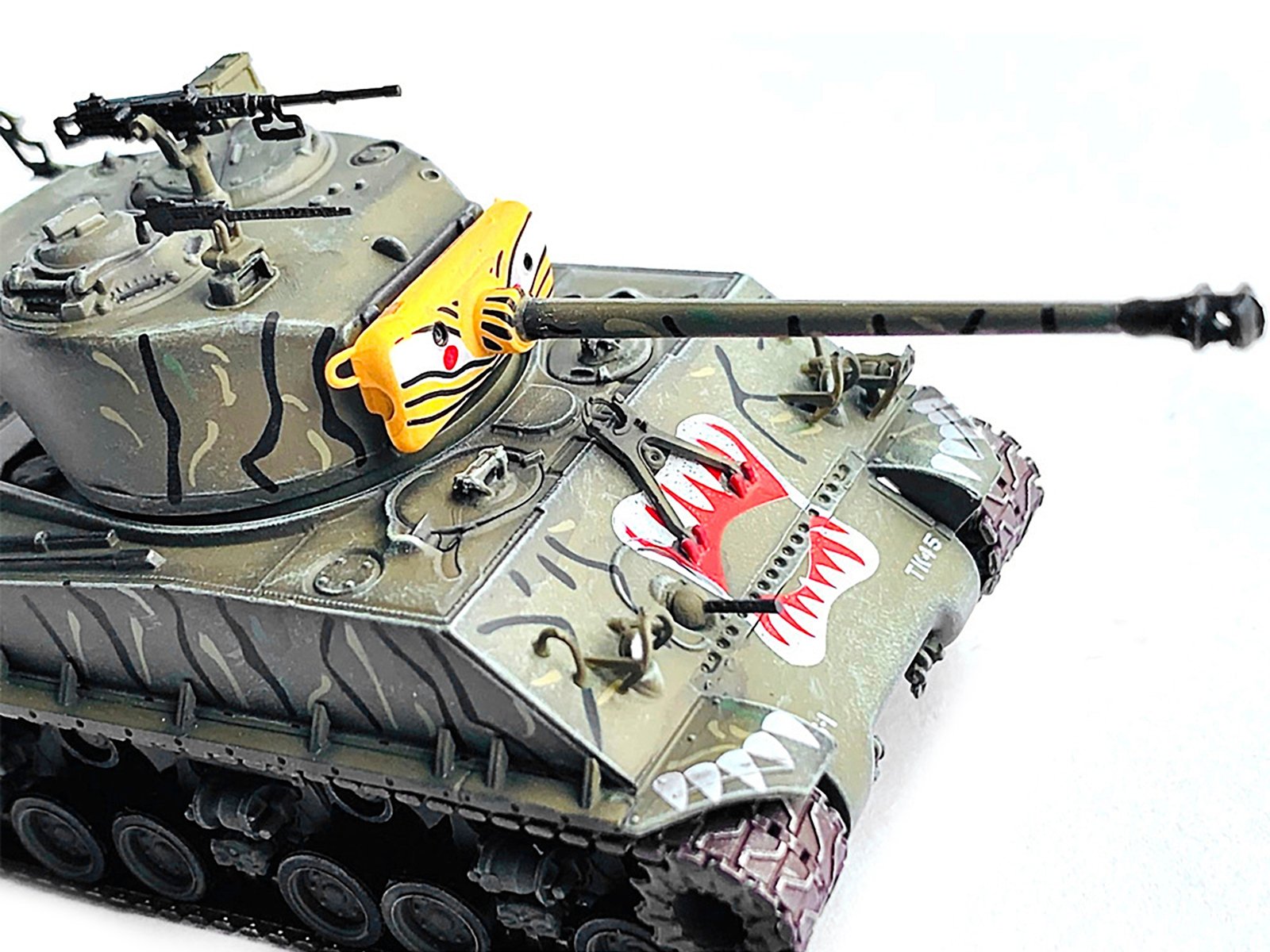 United States M4A3E8 Sherman "Tiger Face" Tank "24th Infantry Div. Han River Korea" (1951) "NEO Dragon Armor" Series 1/72 Plastic Model by Dragon Models - Image 2